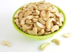 W300 Split Cashew Nuts