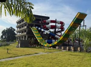 96 Pendulum Water Slide