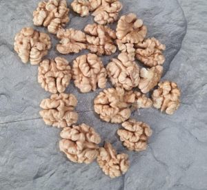 Natural Kashmiri Walnut Kernels