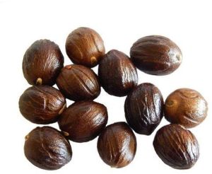 Nutmeg With Shell