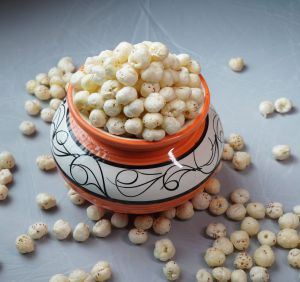 4 Suta Raw Makhana
