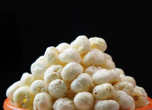 4 Plus Suta Raw Makhana
