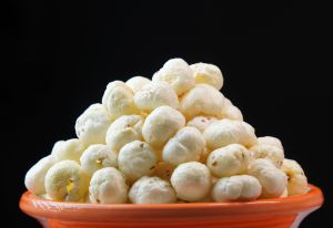 4 Plus Suta Raw Makhana