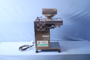 SE-900 Oil Press Machine