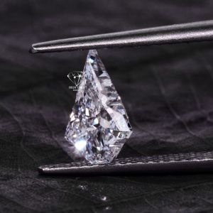 christmas tree shaped lab grown diamond