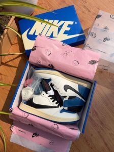 Air Jordan 1 Retro High Og SP Fragment Sneakers
