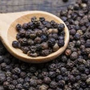Whole Black Pepper Seeds