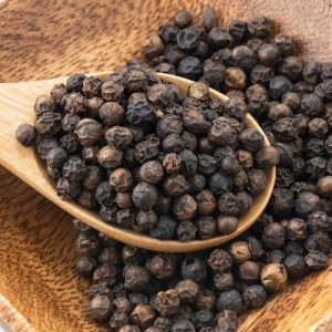 Whole Black Pepper Seeds