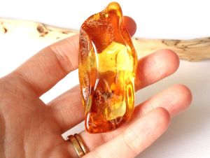 Honey Color Natural Amber Stone