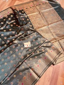 Ladies Tussar Munga Silk Banarasi Weave Buta Saree
