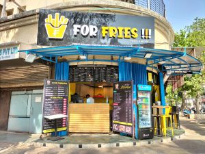 Outdoor Qsr Shop Front ACP Signage with 3D Logo &AMP; Menu Display Setup