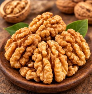 Kashmiri Akhrot Giri