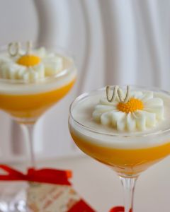 Daisy Cocktail Glass Candle