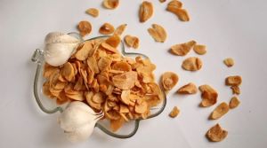 Fried Garlic Flakes