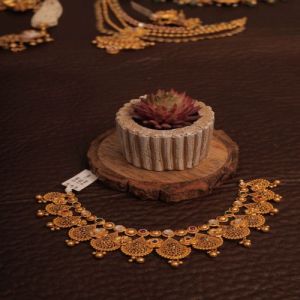 Heritage Disc Drop Necklace Set