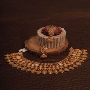 Intricate Lacework Choker Necklace Set
