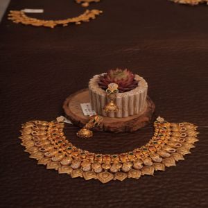 Peacock Leaf Border Necklace Set