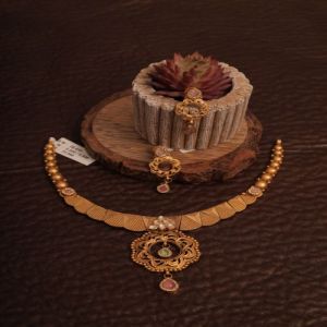 Royal Filigree Medallion Necklace Set