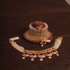 Stone Studded Collar Necklace Set