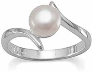 White Moon Pearl Ring