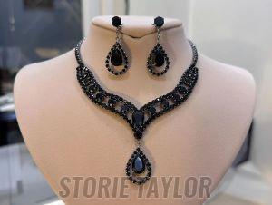 Black Crystal Pendant Set