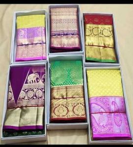 Women Kanchipuram Silk Saree