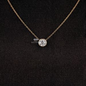 Round Cut Diamond Pendant Necklace