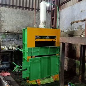 Vertical PET Bottle Baling Machine