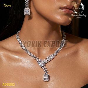 Stylish Diamond Necklace Set