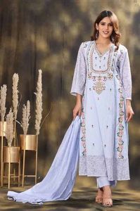 Women Embroidered Kurti Pant Set