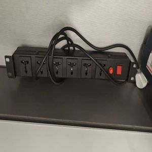 6 Socket 6 AMP Universal Socket Power Distribution Units Pdu