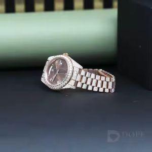 Round Dial Premium Diamond Fashion Watch with Quartz Movement
