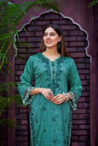 Ladies Green Embroidered Straight Kurti