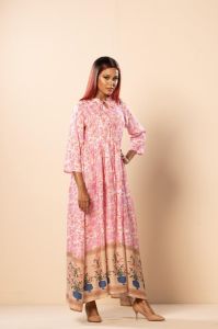 Ladies Pink Printed Casual Wear Maxi Dress