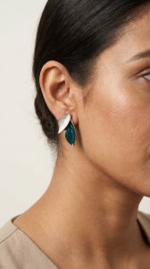 Everstylish Petals Panache Golden Enamelled Earrings