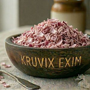 Dehydrated Pink Onion Kibble Flakes