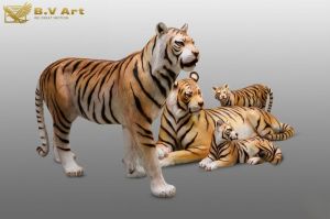 Tiger Family Statue