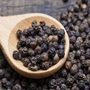 Whole Black Pepper Seeds