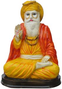 Guru Nanak Dev Ji Sitting Blessing Idol Statue