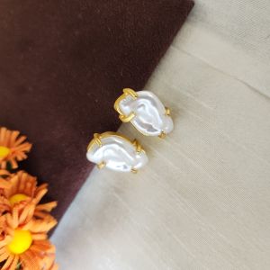 Dainty Pearl Stud Earrings