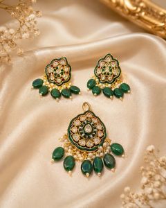 Gold Plated Green Kundan Pendent Set