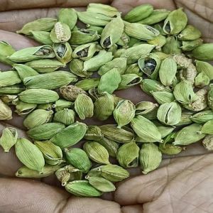 8 Mm Rejected Green Cardamom Seeds