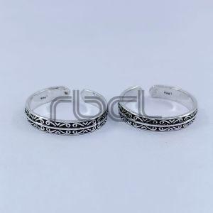 Oxidized Swril Border Toe Ring