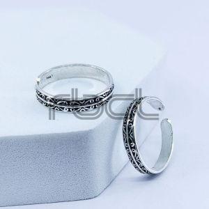 Oxidized Swril Border Toe Ring