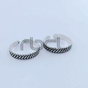 Oxidized Cutting Toe Ring