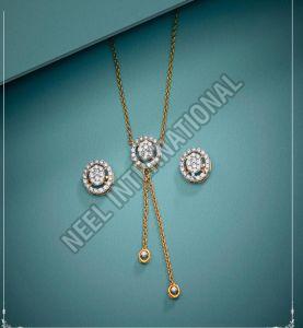 18K Gold Diamond Pendant Set