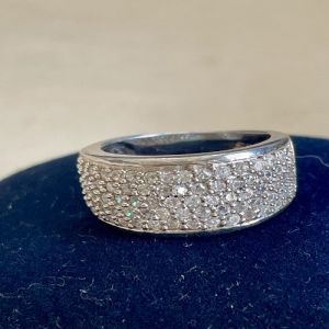 Diamond Dust Carpet Sparkling 925 Silver Zirconia Diamond Ring