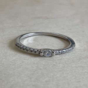 Graceful Solitaire Sterling Silver Zirconia Diamond Ring