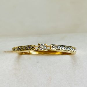 Ladies 1Kt Gold Natural Diamond Pave Engagement Ring