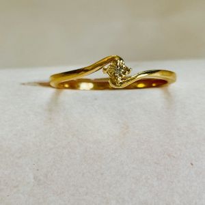 Ladies 1kt Gold Overlapping Twist Design Diamond Ring